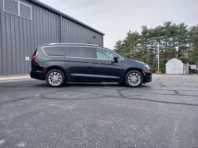 2021 Chrysler Pacifica Touring-L