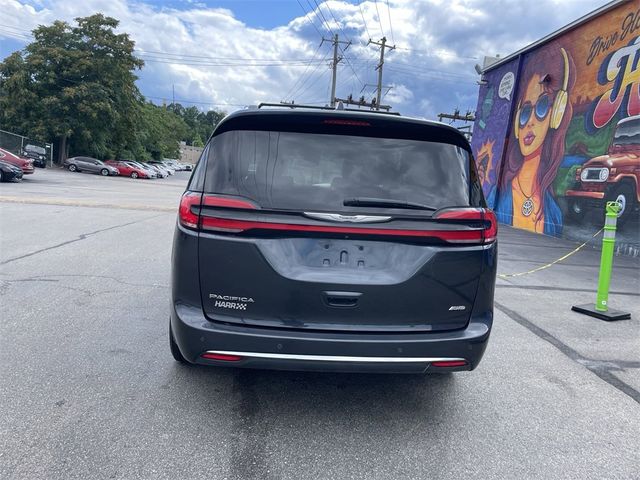 2021 Chrysler Pacifica Touring-L