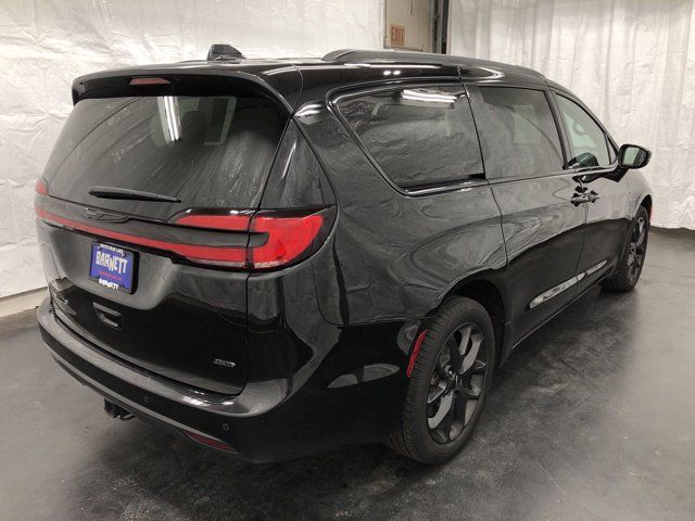 2021 Chrysler Pacifica Touring-L