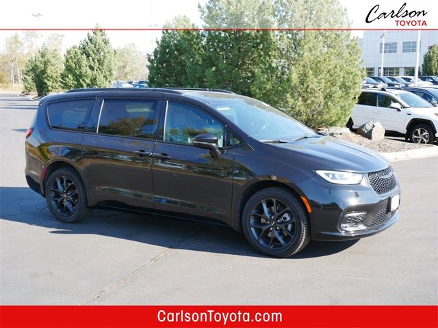 2021 Chrysler Pacifica Touring-L