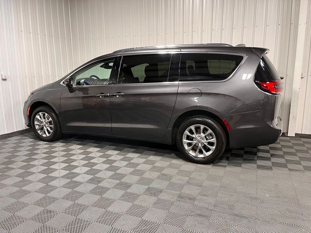 2021 Chrysler Pacifica Touring-L