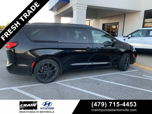 2021 Chrysler Pacifica Touring-L