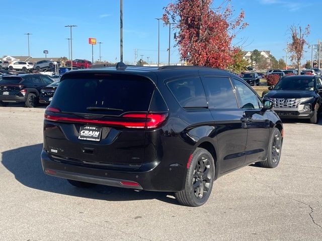 2021 Chrysler Pacifica Touring-L