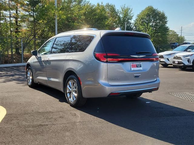 2021 Chrysler Pacifica Touring-L