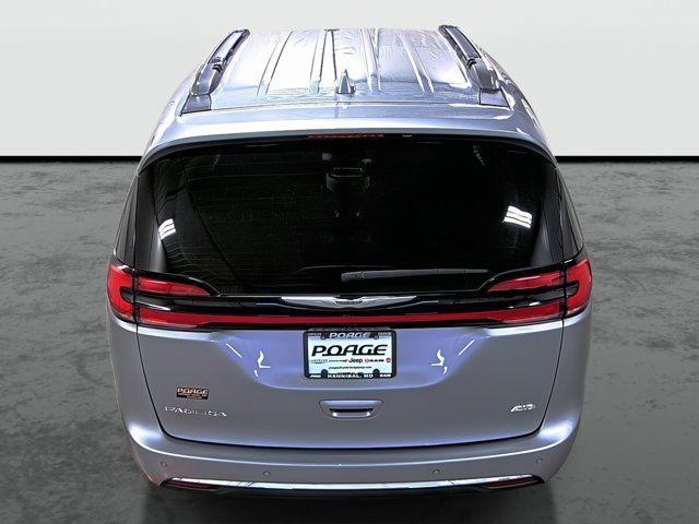 2021 Chrysler Pacifica Touring-L