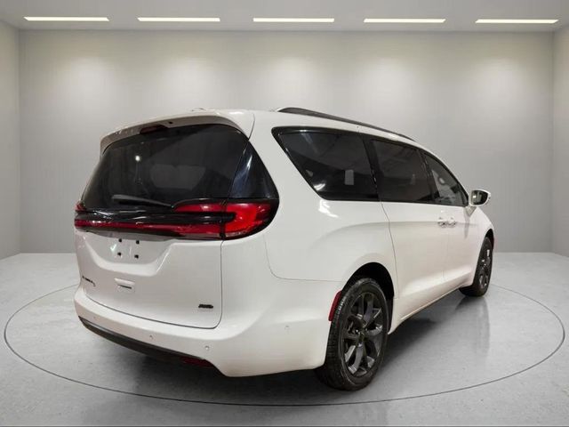 2021 Chrysler Pacifica Touring-L