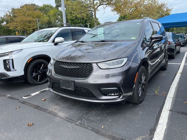 2021 Chrysler Pacifica Touring-L