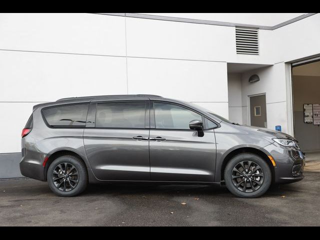 2021 Chrysler Pacifica Touring-L