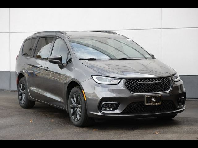 2021 Chrysler Pacifica Touring-L