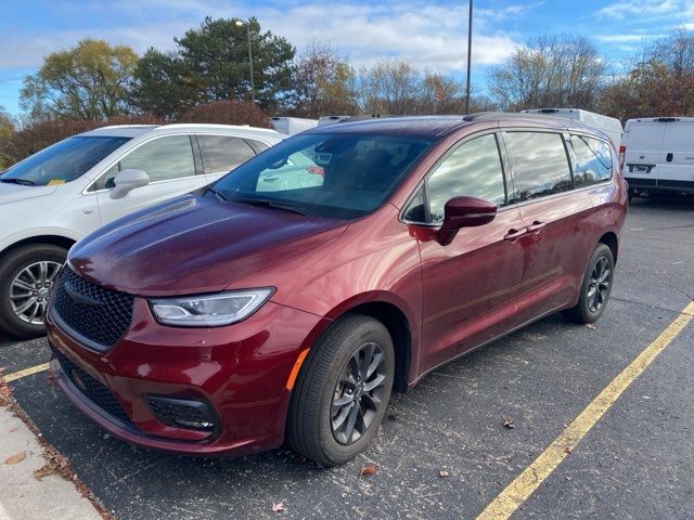 2021 Chrysler Pacifica Touring-L