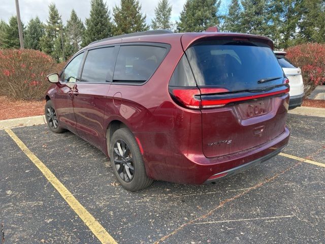 2021 Chrysler Pacifica Touring-L