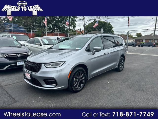 2021 Chrysler Pacifica Touring-L