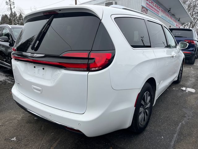 2021 Chrysler Pacifica Touring-L