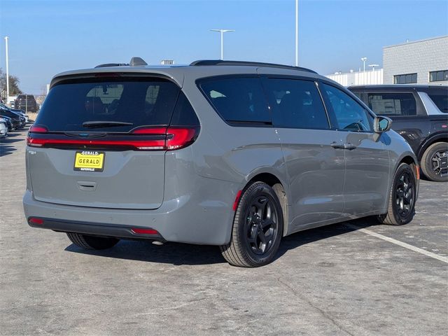 2021 Chrysler Pacifica Hybrid Limited