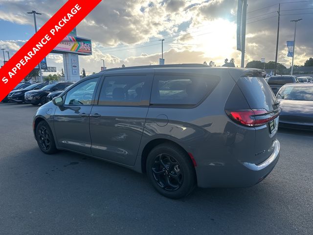 2021 Chrysler Pacifica Hybrid Touring