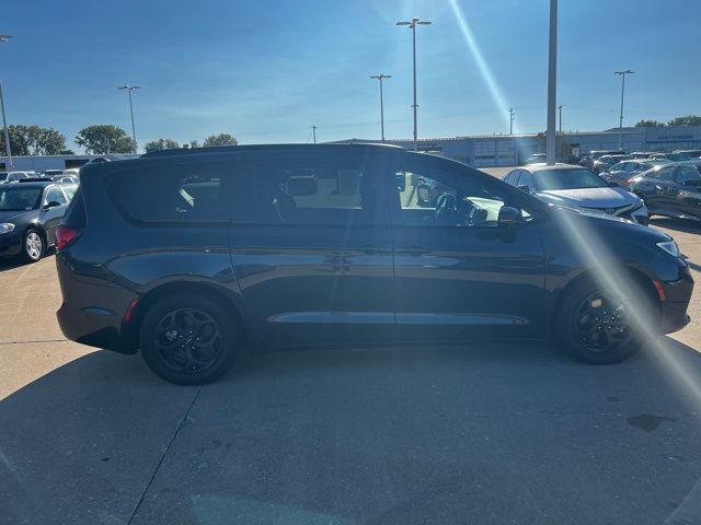 2021 Chrysler Pacifica Hybrid Touring L