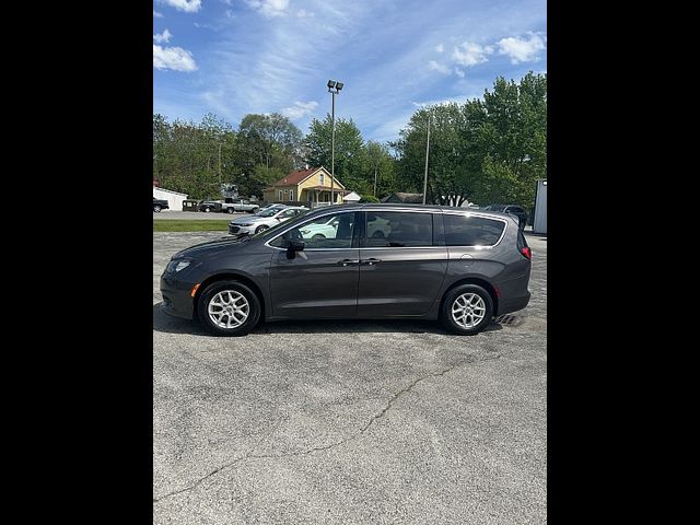 2021 Chrysler Voyager LX