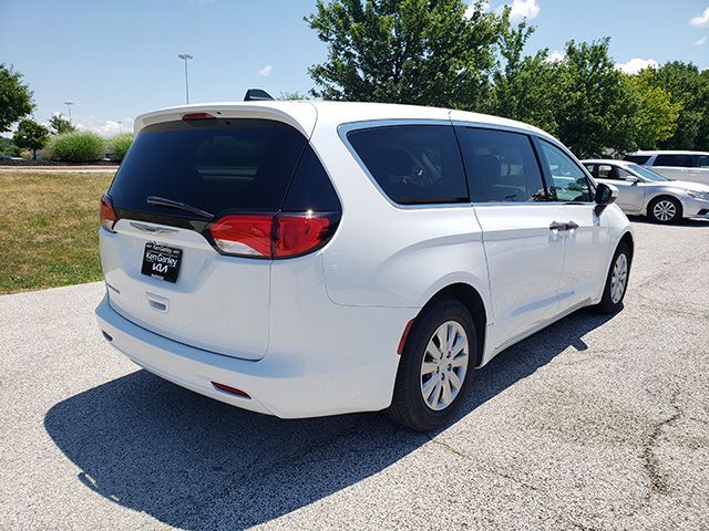 2021 Chrysler Voyager L