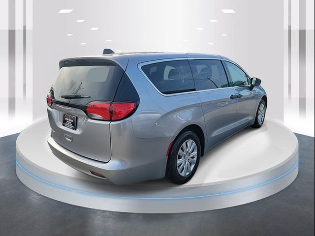 2021 Chrysler Voyager L