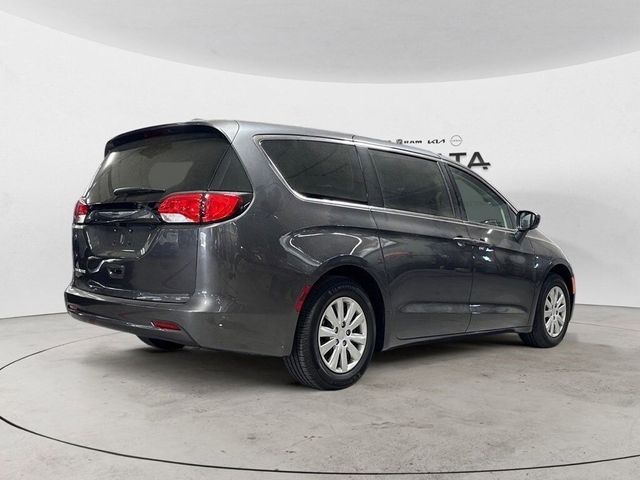 2021 Chrysler Voyager L