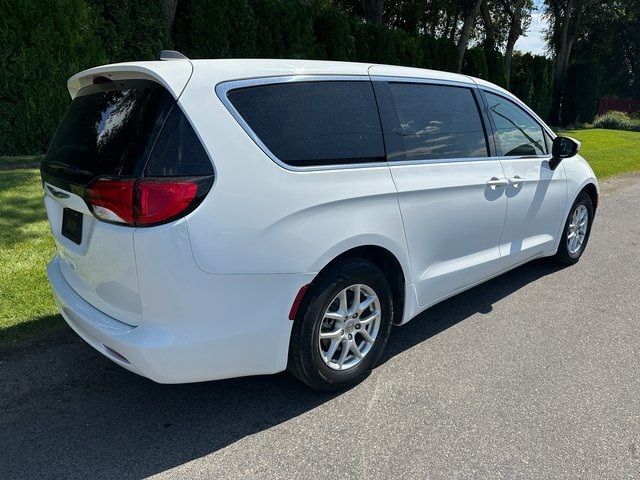 2021 Chrysler Voyager LX