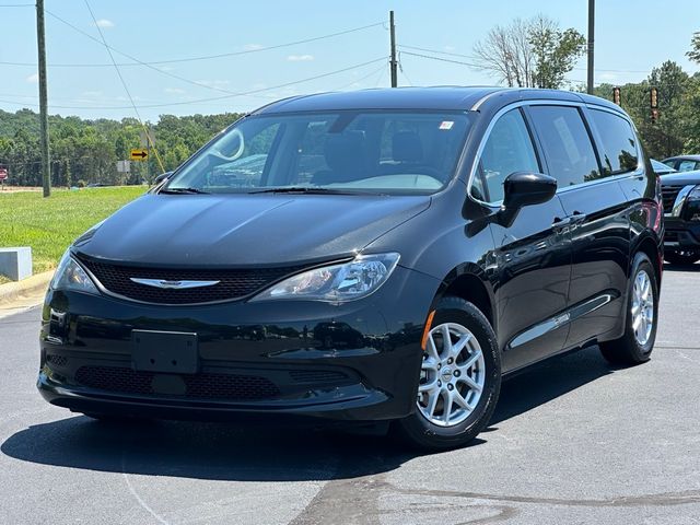 2021 Chrysler Voyager LX