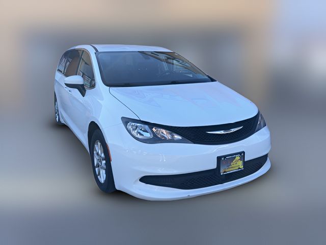 2021 Chrysler Voyager LX