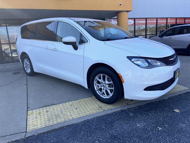 2021 Chrysler Voyager LX