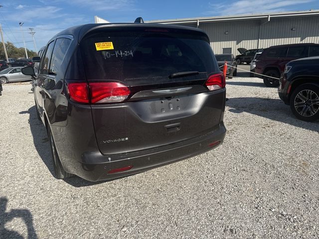 2021 Chrysler Voyager LX