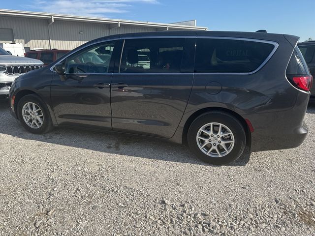 2021 Chrysler Voyager LX