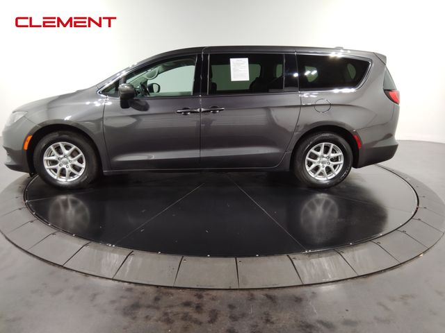 2021 Chrysler Voyager LX