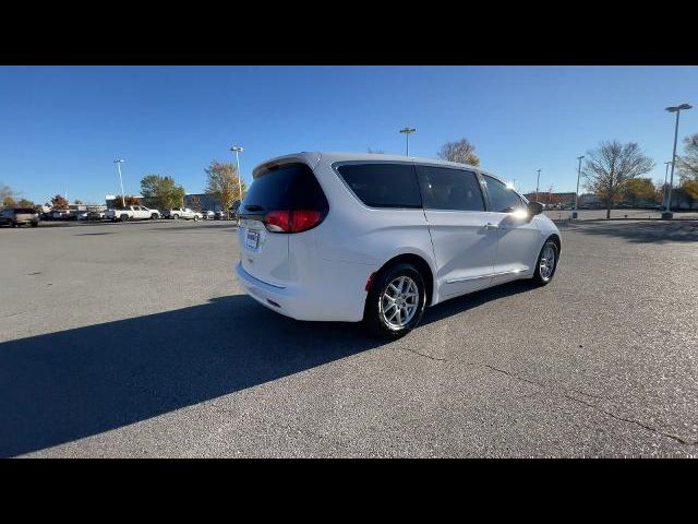 2021 Chrysler Voyager LX