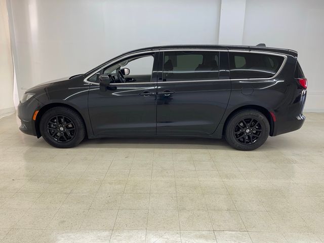 2021 Chrysler Voyager LX