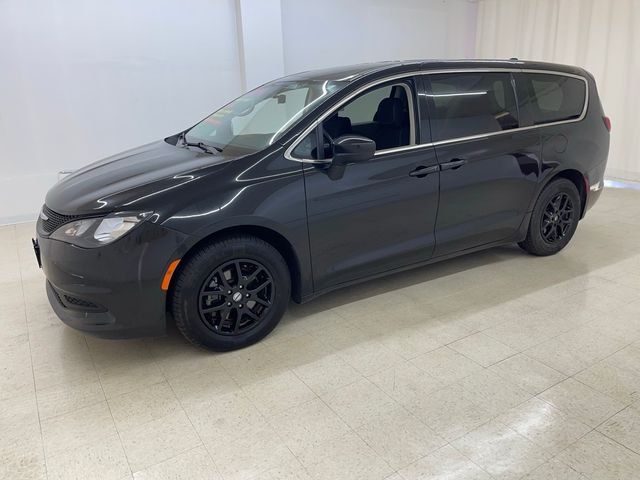 2021 Chrysler Voyager LX