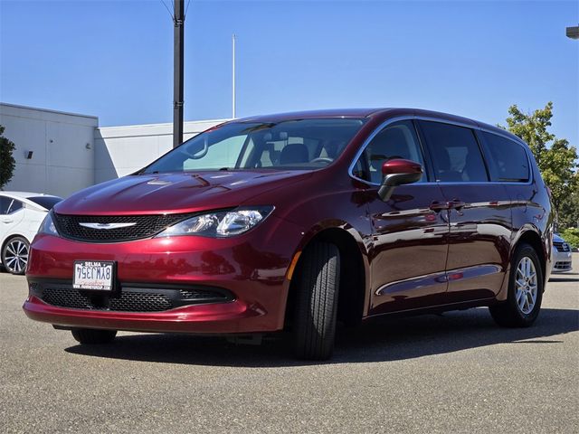 2021 Chrysler Voyager LX