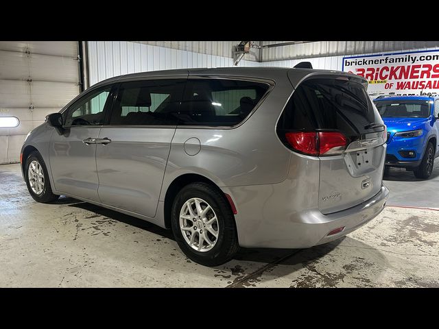 2021 Chrysler Voyager LX