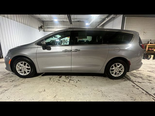 2021 Chrysler Voyager LX