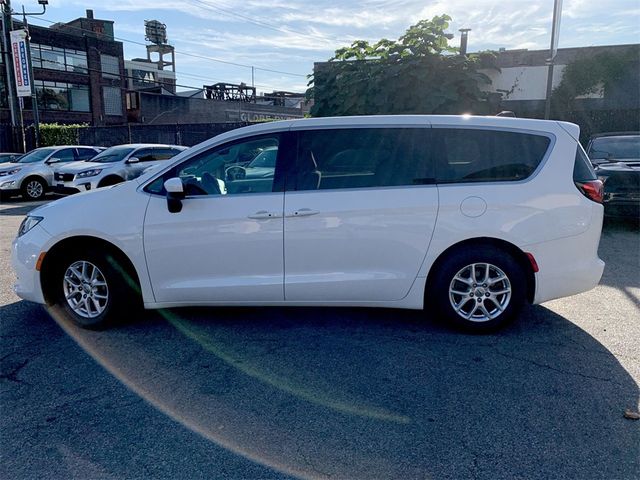 2021 Chrysler Voyager LX