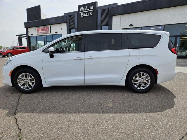 2021 Chrysler Voyager LX