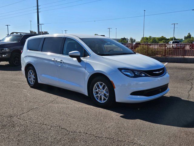 2021 Chrysler Voyager LX