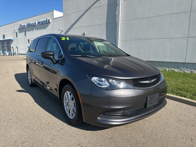 2021 Chrysler Voyager LX