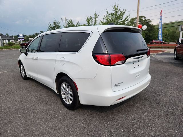 2021 Chrysler Voyager LX