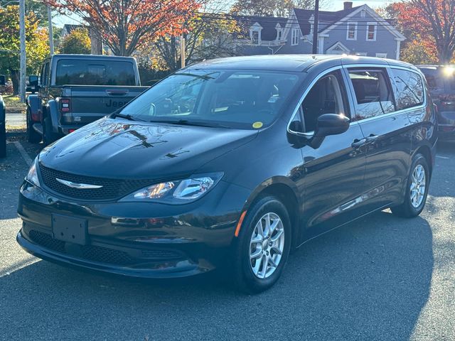 2021 Chrysler Voyager LX