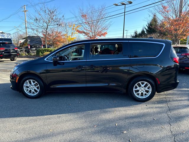 2021 Chrysler Voyager LX