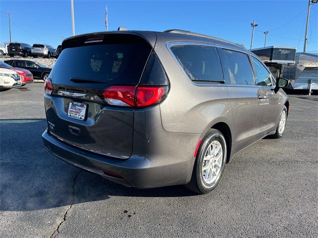 2021 Chrysler Voyager LXI