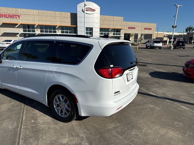 2021 Chrysler Voyager LXI