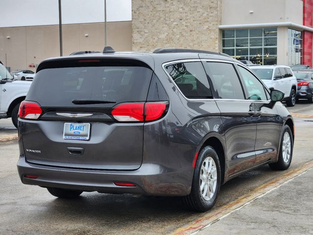 2021 Chrysler Voyager LXI