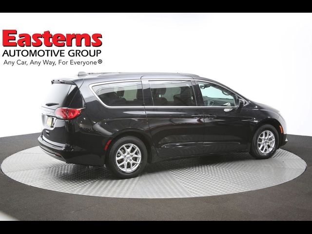 2021 Chrysler Voyager LXI