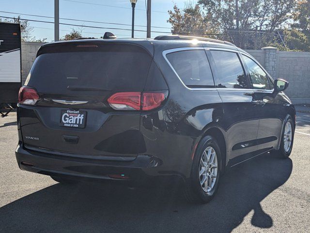 2021 Chrysler Voyager LXI