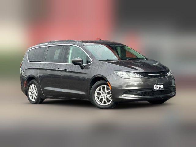 2021 Chrysler Voyager LXI